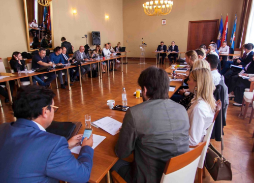 Aktualni šibenski 'parlament' zasjedao 22 puta: Jedan vijećnik posebno se ističe po izostancima, a aevo kako stoje ostali i koliko nas sve košta