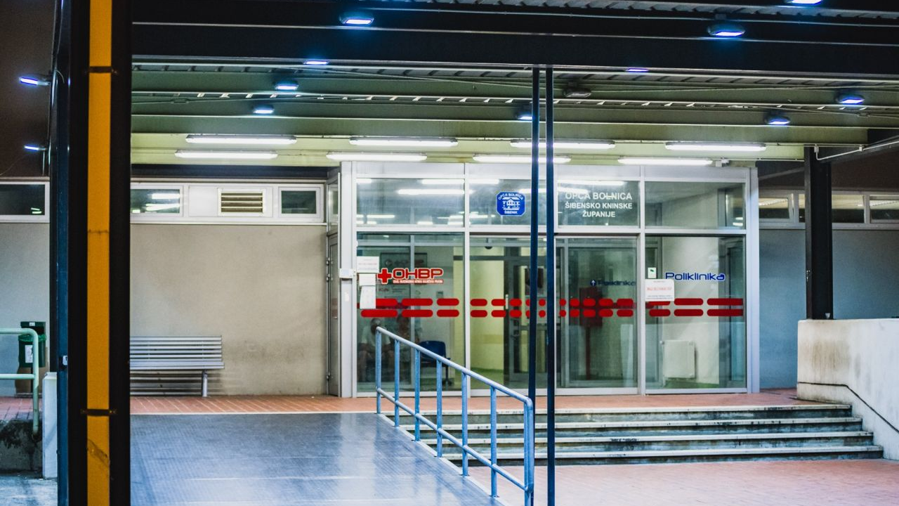 DORH podigao optužnicu protiv 19-godišnjaka: Šakama po glavi nanio teške ozljede oštećeniku