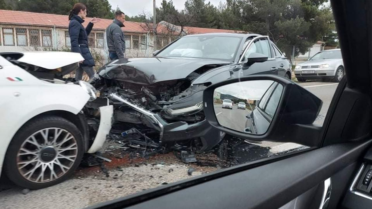 Sudar na Brodarici izazvala 33-godišnja vozačica Fiata: Išla pretjecati i naletjela na Audi iz suprotnog smjera