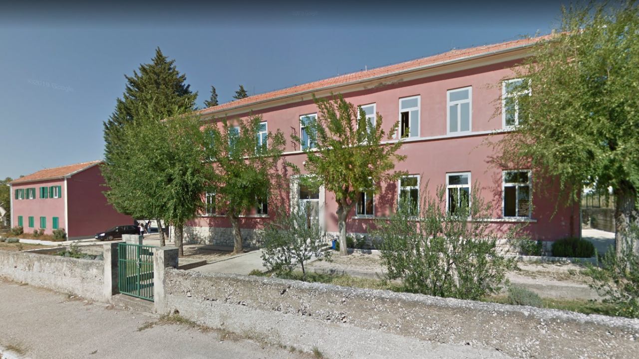 Niži razredi škole u Vrpolju prelaze na online nastavu: Raste broj učenika i djelatnika u samoizolaciji