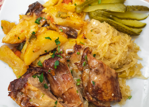 Fotografija 4 - Uživajte u slasnim gotovim jelima iz Antinog gušta na prostranoj terasi!