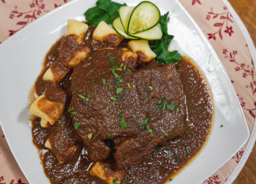 Fotografija 17 - Uživajte u slasnim gotovim jelima iz Antinog gušta na prostranoj terasi!