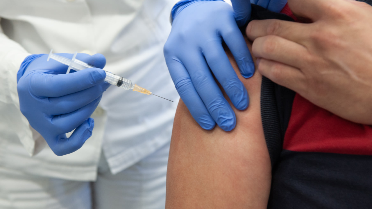 HUUGO: Ovakvim tempom stariji od 65 i kroničari neće biti procijepljeni do ljeta