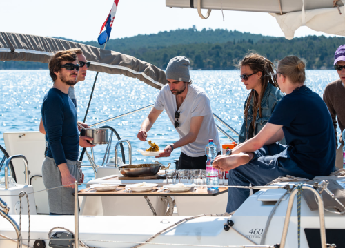 Fotografija 4 - U Mandalini iznajmljeno deset jedrilica: 'Ovo nije pokazatelj za nadolazeću sezonu, ali budi optimizam'