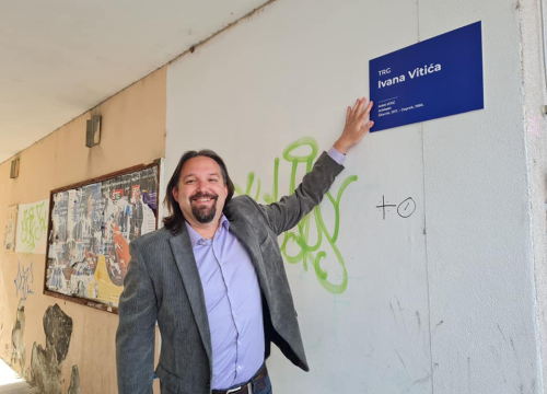 Tonči Restović 'dao' trg kod Županije Ivanu Vitiću: Gradska vlast treba se dostojno zahvaliti velikim Šibenčanima