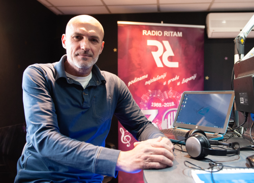 Fotografija 1 - Splićanin Joško Bonaći pojačao Radio Ritam: 'Šibenik smatram najdalmatinskijim gradom'