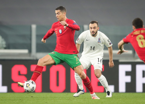 Ronaldova odbačena kapetanska traka prodana na dražbi za 63.560 eura