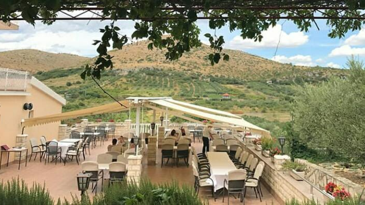 Jere Šuperba, vlasnik 'Torcide': Nije bilo nikakvih pritisaka navijača, naziv restorana promijenili smo u čast mojih roditelja'