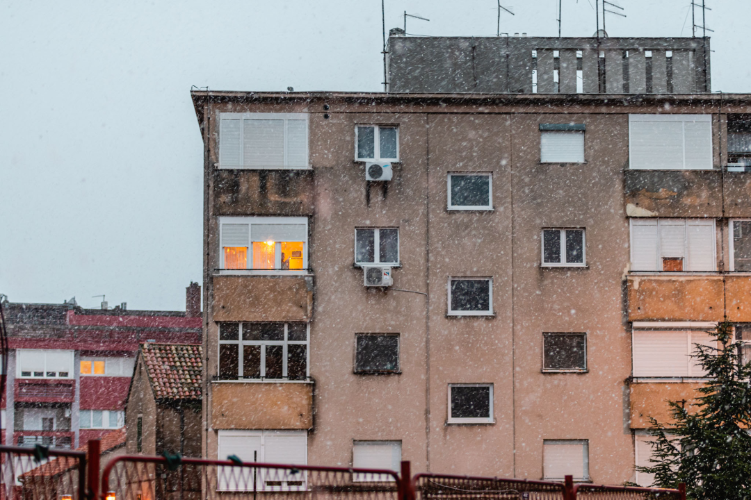 Već je debelo proljeće, a u Šibeniku pada snijeg: Zadnji put tako je bilo 2018. godine