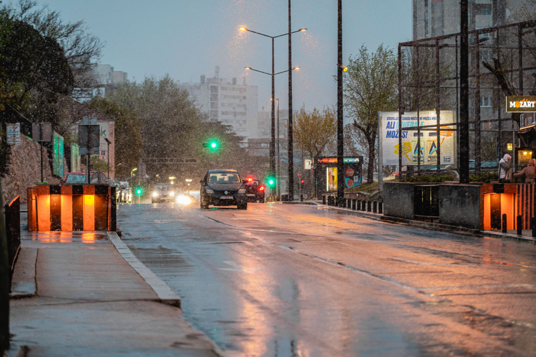 Već je debelo proljeće, a u Šibeniku pada snijeg: Zadnji put tako je bilo 2018. godine