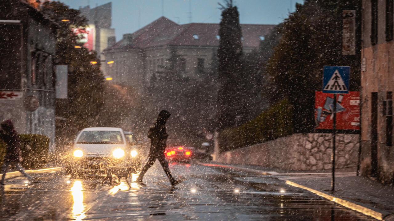 Već je debelo proljeće, a u Šibeniku pada snijeg: Zadnji put tako je bilo 2018. godine