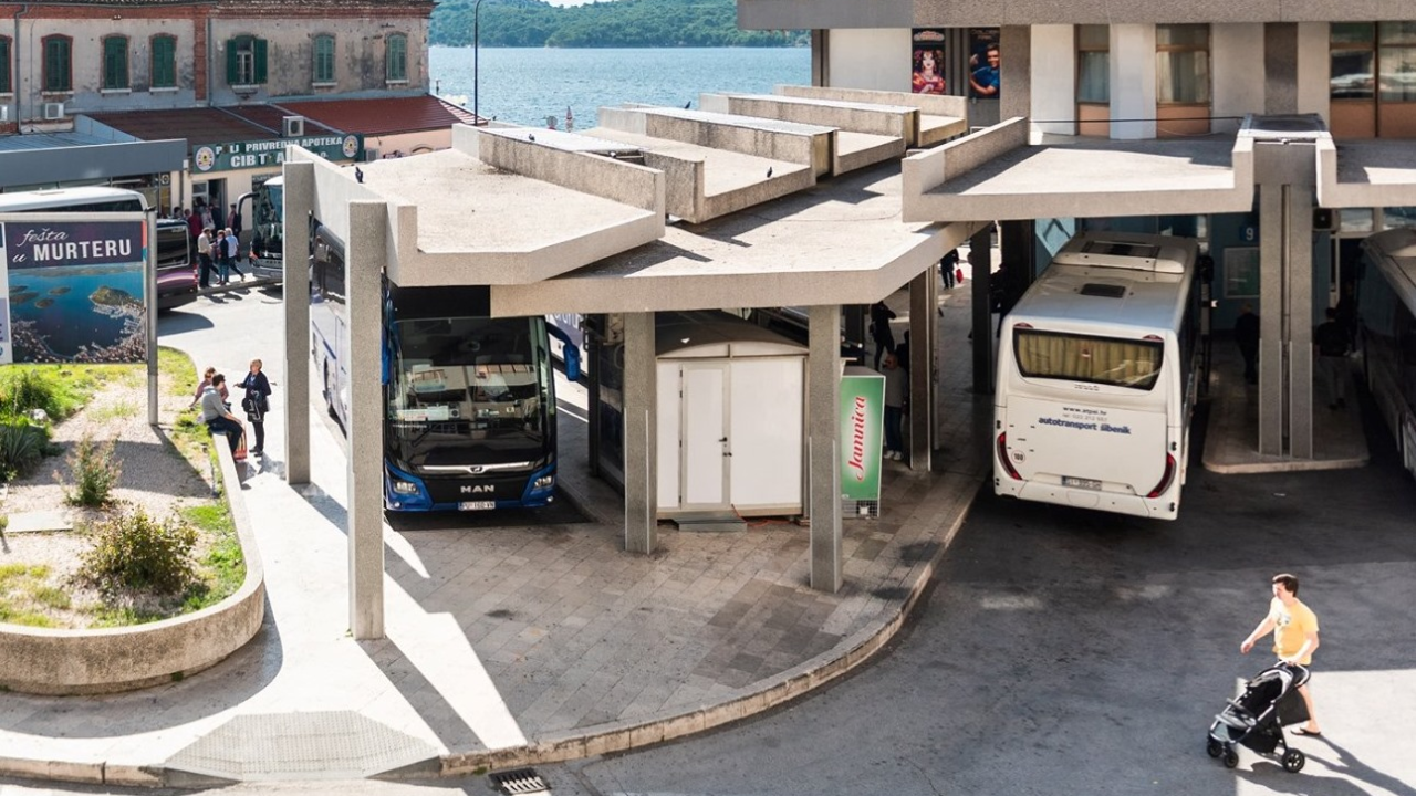 Kad nema školaraca, nema ni autobusnih linija za Murter: 'Autobusi dođu do Tisnog i okrenu se'