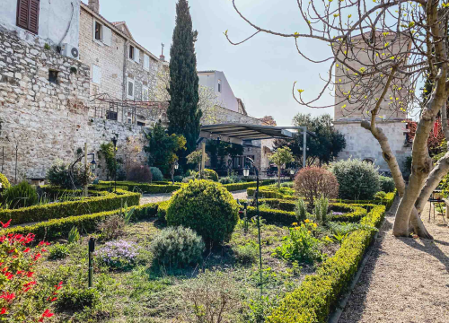 Fotografija 10 - Uživajte u odličnoj kavi u idiličnom ambijentu Vrta sv. Lovre!