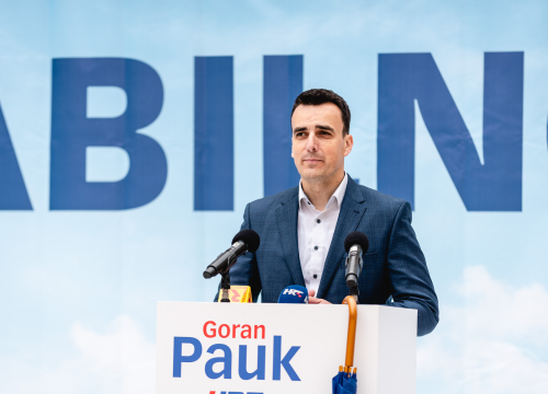 Fotografija 11 - ‘Stabilno’, ali ‘Za svaki slučaj...’: Pauk i Rakić ispred katedrale predstavili kandidature za župana i zamjenika