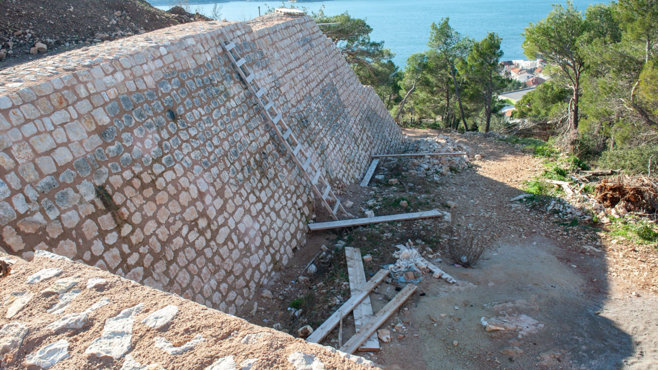 Grad se oglasio o turskom šatoru: 'To nije veličanje Osmanskog carstva, bit će tamo povremeno, a plaća ga Europa'