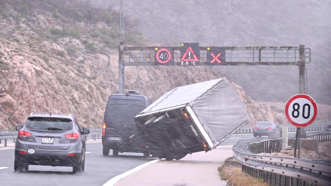 Dramatične scene s autoceste A1, iz HAK-a apeliraju: 'Ne krećite na put!'