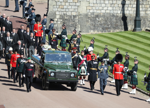 Princa Philipa na posljednji počinak u kriptu dvorca Windsor ispratili članovi kraljevske obitelji
