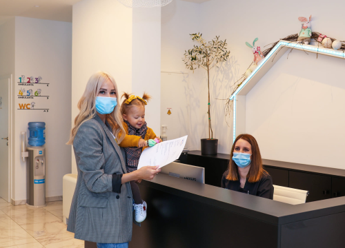 Fotografija 5 - Antonija Mišura Sandrić s kćerkicom posjetila dječju Polikliniku Vrdoljak u Zadru!