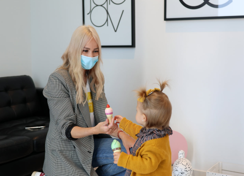 Fotografija 10 - Antonija Mišura Sandrić s kćerkicom posjetila dječju Polikliniku Vrdoljak u Zadru!