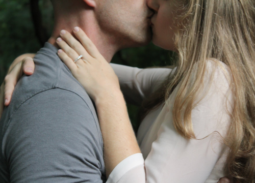 Kako znakovi zamišljaju srodnu dušu: Ovan želi podršku do smrti, Biku treba sigurnost, Lavu treba netko za ego