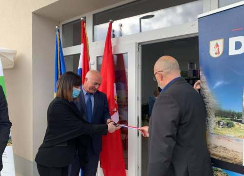 Svečanim otvorenjem hostela u Bogatiću Miljevačkom kod Drniša završen projekt ‘Natura Drniš’