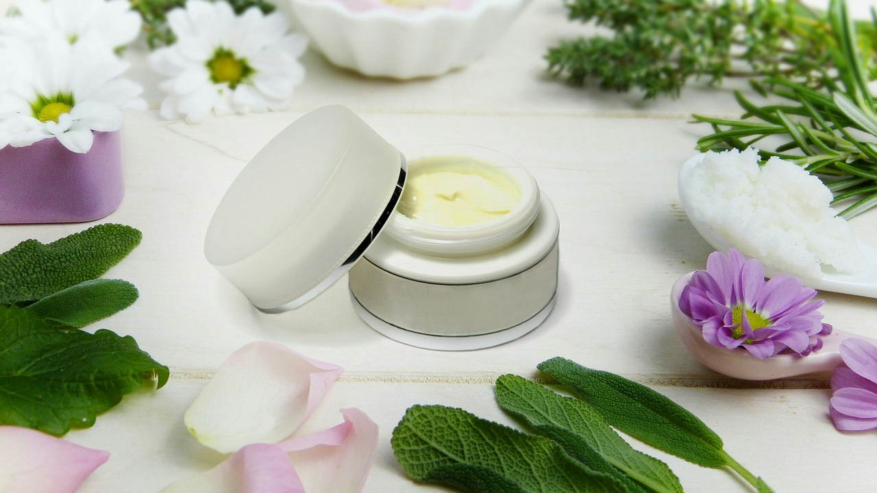 Kadulja je odlična za lice, pomaže kod akni, mrlja, starenja...