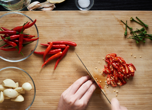 Odličan trik za čišćenje mrlja s daske za rezanje