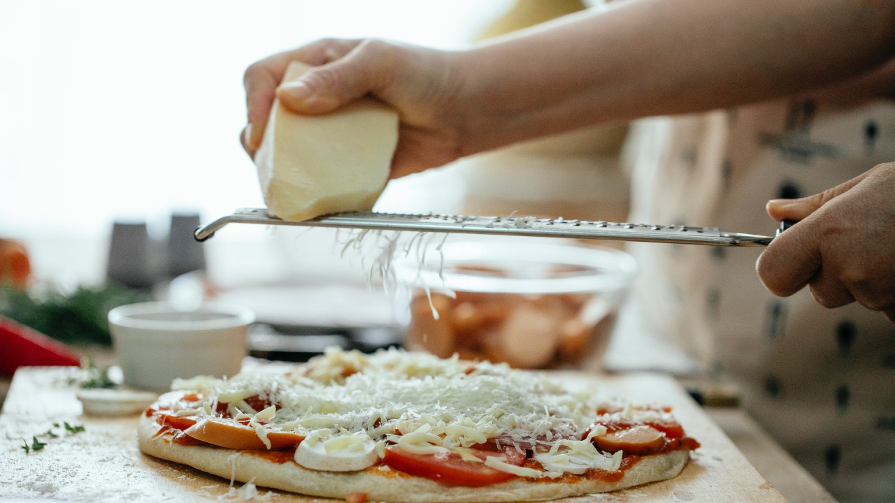 Trik za najlakše ribanje sira koji morate isprobati