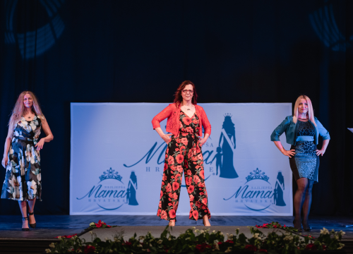 Fotografija 13 - U šibenskom kazalištu održan izbor za najljepšu mamu: Vedrana Halinčić Bakšić i Ljubica Bulić ponijele lente