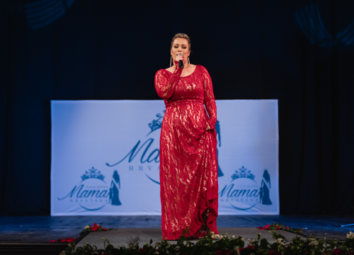 Fotografija 17 - U šibenskom kazalištu održan izbor za najljepšu mamu: Vedrana Halinčić Bakšić i Ljubica Bulić ponijele lente