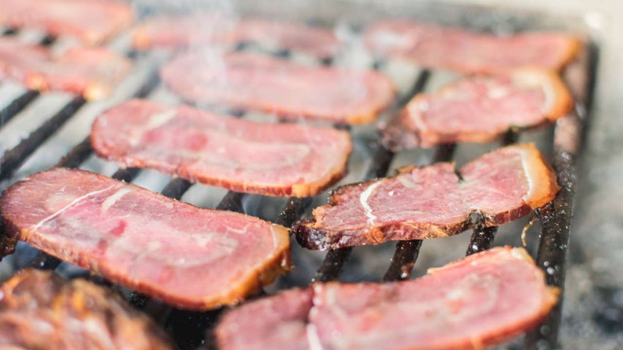 Pet grešaka zbog kojih nam meso s roštilja ispada loše
