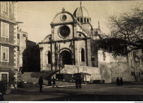 Fotografija 10 - Šibenska ljepotica na starim razglednicama: Pogledajte kako je nekad izgledao okoliš katedrale, sve je bilo drukčije