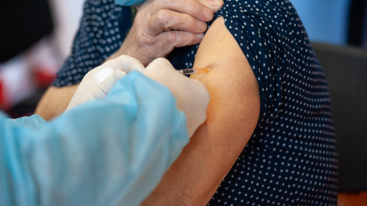 Zašto se nakon cijepljenja javlja bol u ruci?