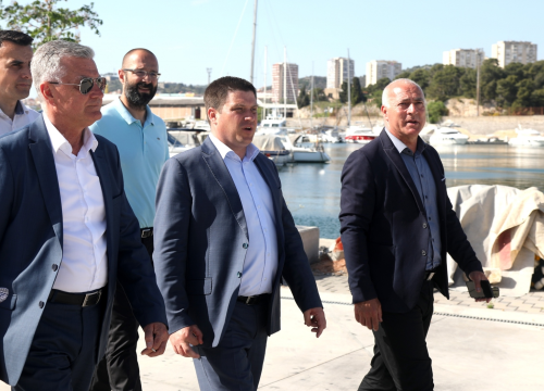 Ministar Oleg Butković obišao Vrnažu: 'Napravili smo luku sa 800 vezova na koju svi možemo biti ponosni'