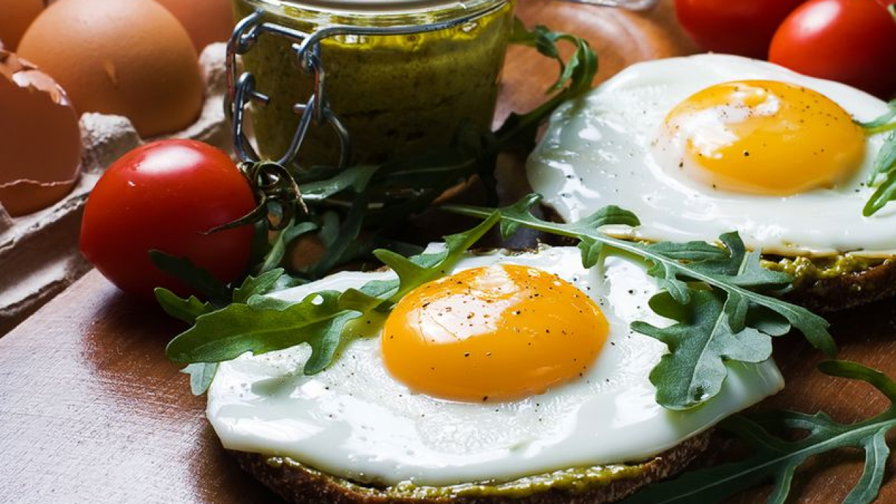 Bez ulja i maslaca: Trik-sastojak uz koji su jaja iz tave nestvarno ukusna
