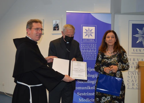 Fra Ivan Bradarić dobitnik godišnje nagrade za primjereno korištenje modernih sredstava komunikacije