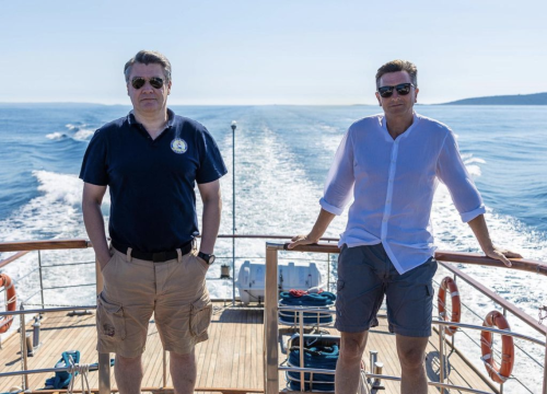 Milanović nije izašao na izbore, jučer je krstario sa 'starim prijateljem' Pahorom