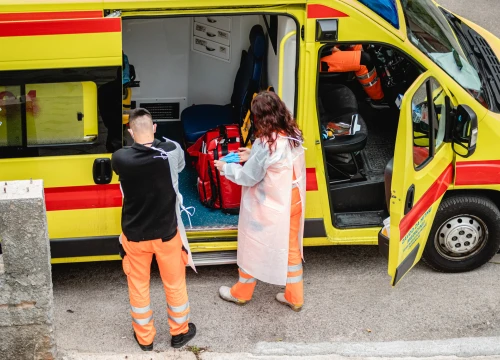 U županiji 19 novih slučajeva zaraze, preminuo stariji muškarac u šibenskoj bolnici
