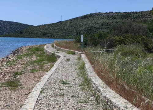 U Raslini kreću radovi na sanaciji šetnice, a obnovit će se i središnji mjesni trg