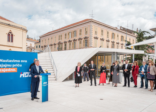 Burić okupio ravnatelje i direktore: 'Danas je IN biti Šibenčanin i u Zagrebu i u Splitu i u svijetu'