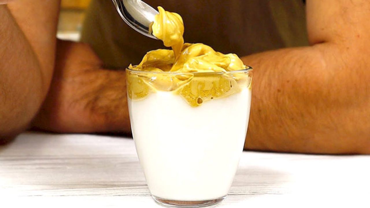 Dalgona – hit desertna kava koja je oduševila cijeli svijet: Gotova za 1 minutu!