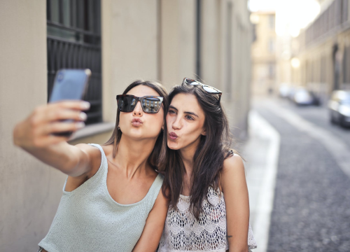 Objavljivanje selfija loše utječe na samopouzdanje mladih žena