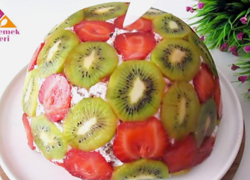 Savršena voćna torta bez pečenja: Kremasta i osvježavajuća, gotova za tren