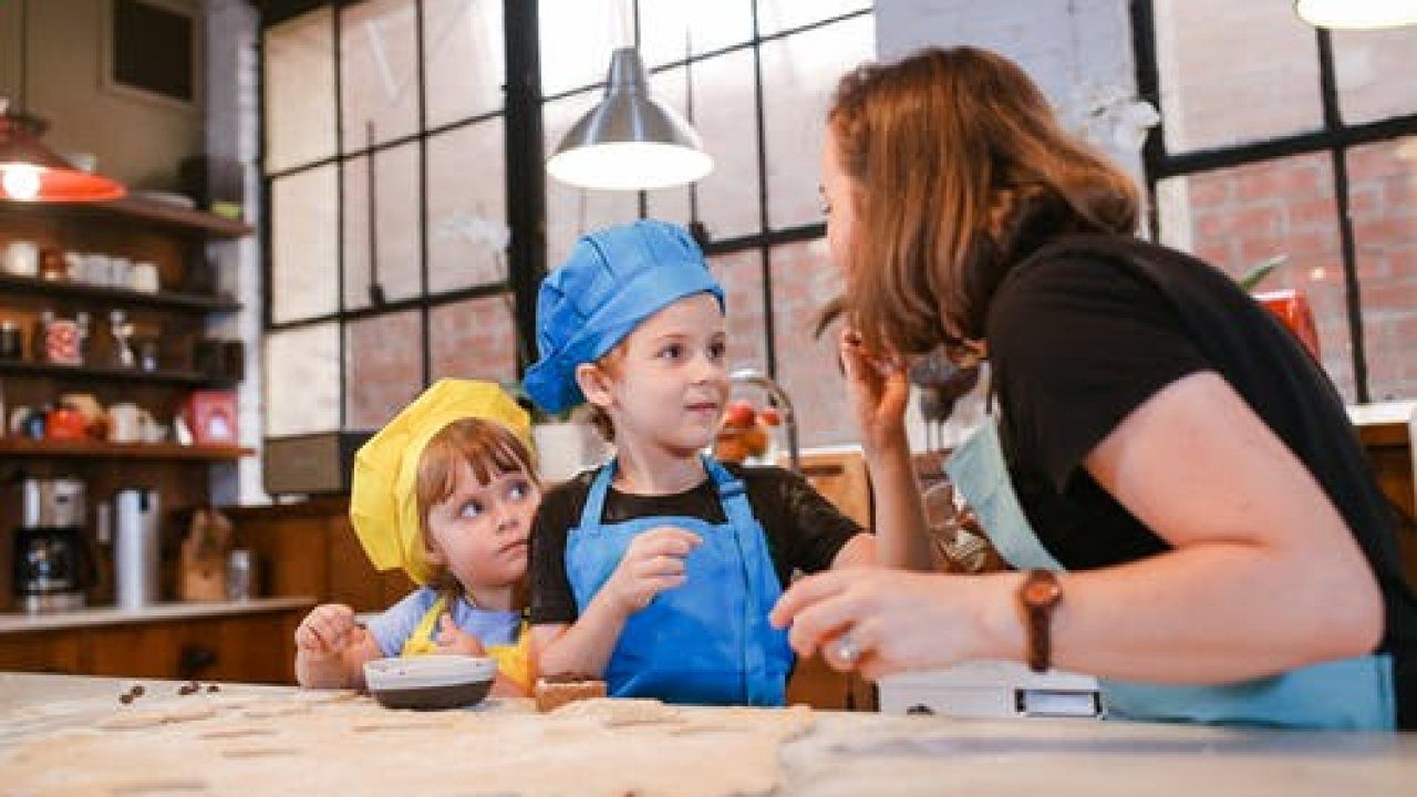 Nekoliko razloga zašto ne biste trebali tjerati djecu da pojedu sve s tanjura