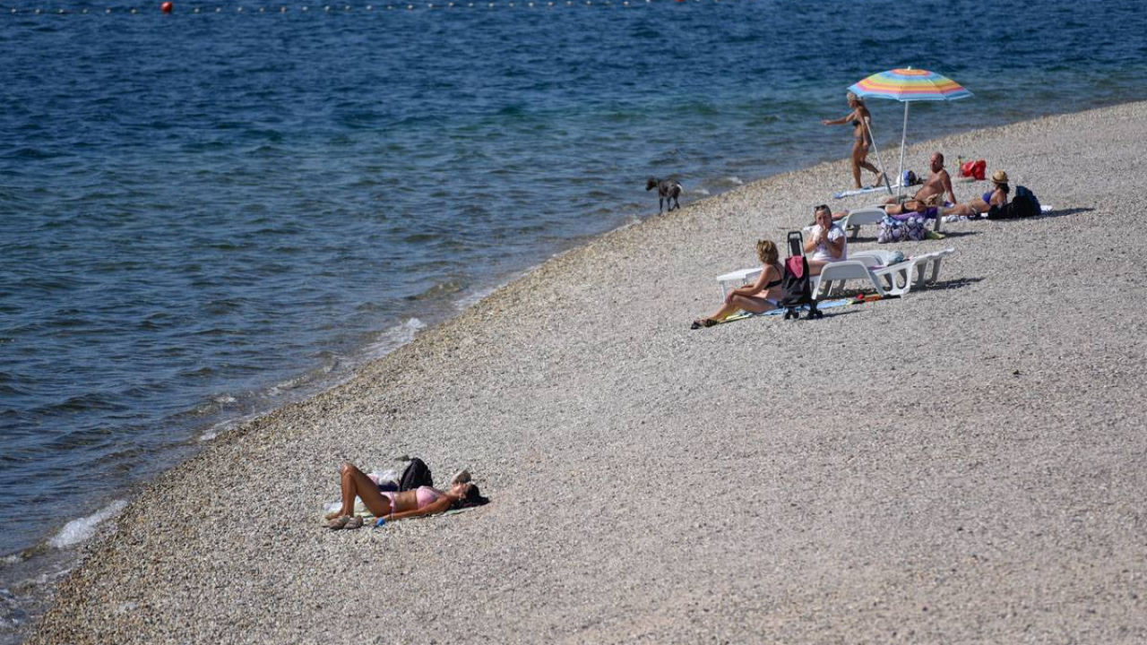 Stigli prvi Amerikanci, 30 tisuća Čeha već kupilo karte za Jadran