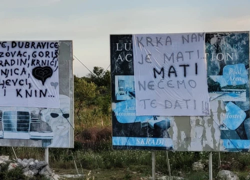 Lozovčani žele u rijeku, zmije u grad, a ustašo-grafiter zaglavio u liftu