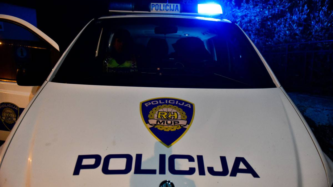 U subotu ujutro kamion s 11 migranata sletio s ceste kod Vrpolja, ozlijeđeno devet ljudi