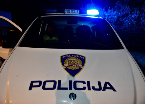 U subotu ujutro kamion s 11 migranata sletio s ceste kod Vrpolja, ozlijeđeno devet ljudi