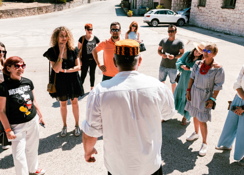 Fotografija 18 - Taste Like Dalmatia: Još danas imate priliku kušati vrhunska vina, maslinova ulja i craft pive, a u subotu na šibenskoj rivi čekaju vas pidoče i debit!