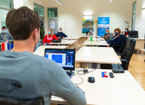 U tijeku je program obrazovanja odraslih u organizaciji Udruge EMEDEA: Pogledajte što su polaznici do sada naučili!